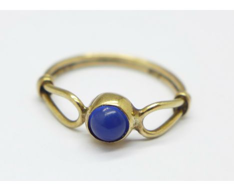 A 9ct gold and blue stone ring, 1.5g, M 