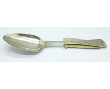 An early Victorian serving spoon, London 1840, William Eaton, 61.1g 