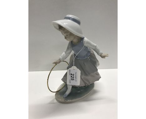 NAO FIGURINE "GIRL WITH HOOP"