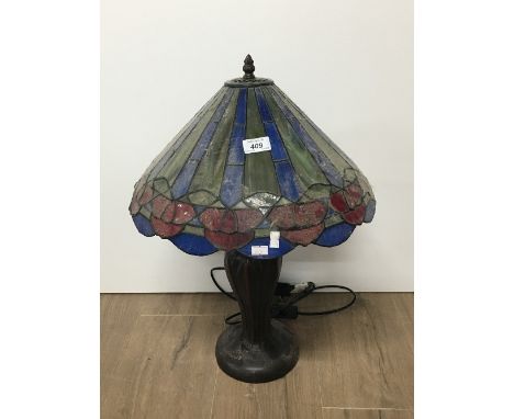 TIFFANY STYLE TABLE LAMP