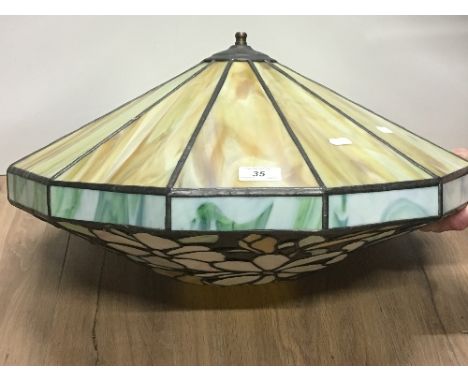 TIFFANY STYLE LIGHT SHADE