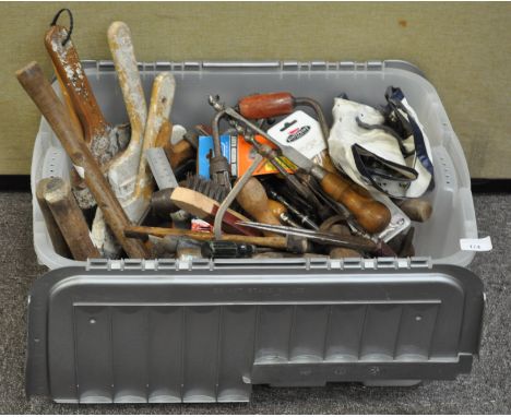 A quantity of hand tools