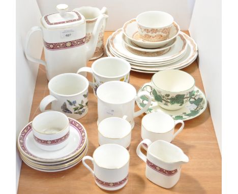 Assorted ceramic tea wares, including a Royal Doulton 'Minute' pattern part coffee service