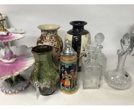 2 Japanese vases + glass and ceramic odds