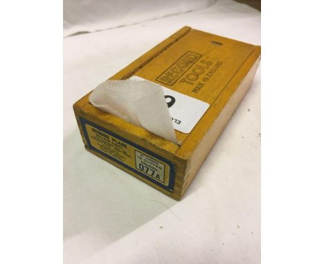  Sale Item:    BOXED SMALL RECORD BULL NOSE RABBET PLANE No 077A  Vat Status:   No Vat   Buyers Premium:  This lot is subject