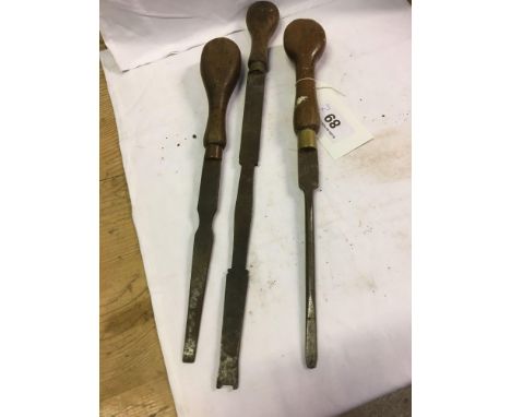  Sale Item:    3 SCREWDRIVERS (AF)   Vat Status:   No Vat   Buyers Premium:  This lot is subject to a Buyers Premium of 15% +