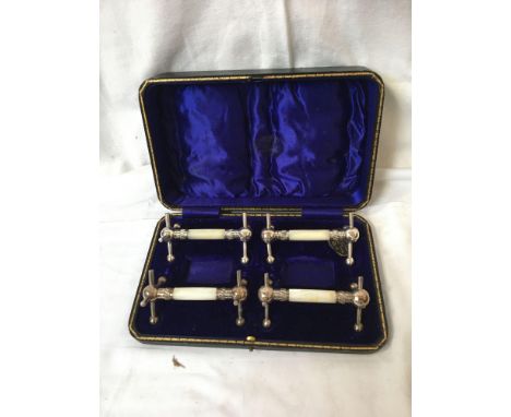  Sale Item:    CASED 4 CUTLERY RESTS   Vat Status:   No Vat   Buyers Premium:  This lot is subject to a Buyers Premium of 15%