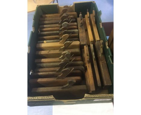  Sale Item:    BOX NARROW WOODEN PLANES (AF)   Vat Status:   No Vat   Buyers Premium:  This lot is subject to a Buyers Premiu