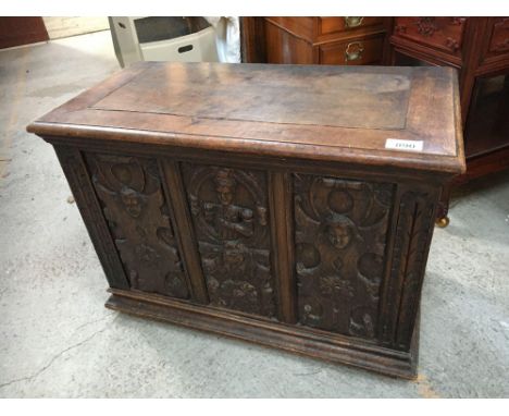  Sale Item:    OAK CARVED TRUNK (AF)   Vat Status:   No Vat   Buyers Premium:  This lot is subject to a Buyers Premium of 15%