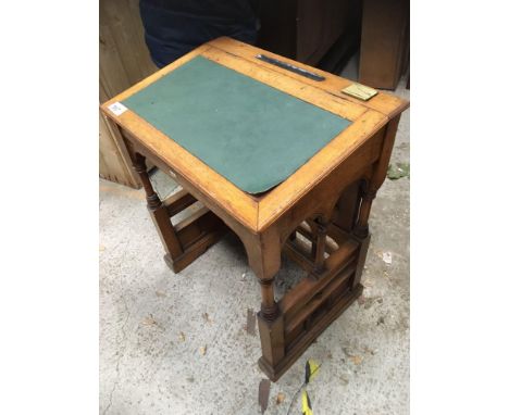  Sale Item:    OAK LEATHER TOP LECTERN DESK(AF)   Vat Status:   No Vat   Buyers Premium:  This lot is subject to a Buyers Pre