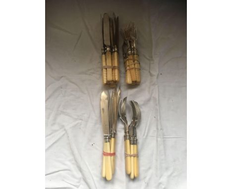  Sale Item:    BOX BONE HANDLED CUTLERY   Vat Status:   No Vat   Buyers Premium:  This lot is subject to a Buyers Premium of 