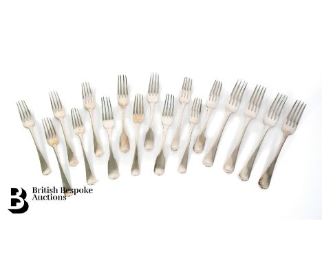 Eight Georgian silver small forks, including five small forks, London hallmark dated 1825/26 mm HH; four small forks, London 