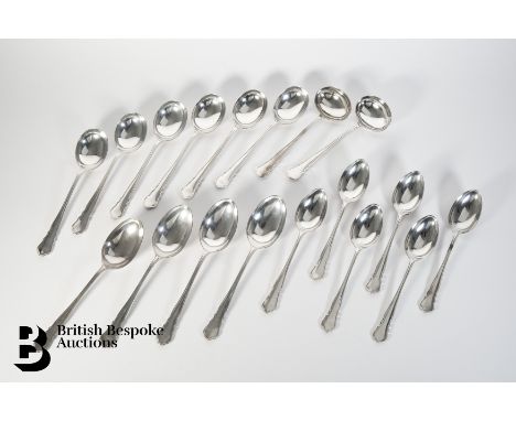 Elizabeth II silver flatware, Sheffield hallmark dated 1945, mm William Hutton &amp; Sons, four tablespoons, six soup spoons,