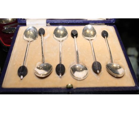 SILVER SPOONS. Boxed set silver coffee bean spoons, A & J Zimmerman