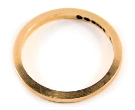 A 9ct gold wedding band, of plain design, ring size M, 1.6g. 