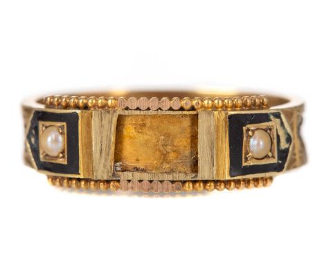 MOURNING RING VICTORIAN  the central section with black enamel and seed pearl decoration and openwork sections to the circumf