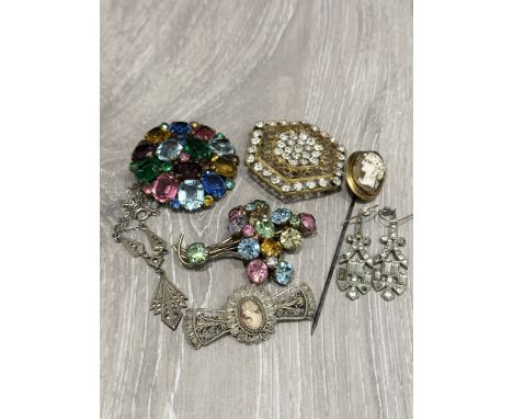 Misc Bag of Vintage Collectables. Includes Silver Plate Mesh Purse / Bag, Hat Pin, Strings of Pearls, Costume Jewellery, Thim