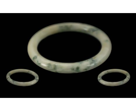 Jade Bangle of Excellent Quality, Approx Diameter 7 cms, Inner Diameter 5,5 cms.