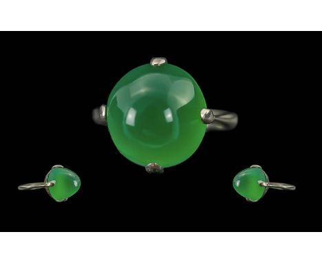 Ladies Unusual 9ct White Gold Single Stone Emerald Set Ring, Marked 9ct to Shank. The Tear Drop Shaped Emeralds of Good Deep 