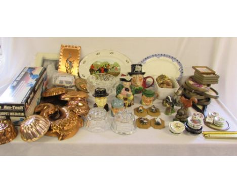 Various ceramics, glassware, tapestries, copper & a carpet installer knee kicker (2 boxes)