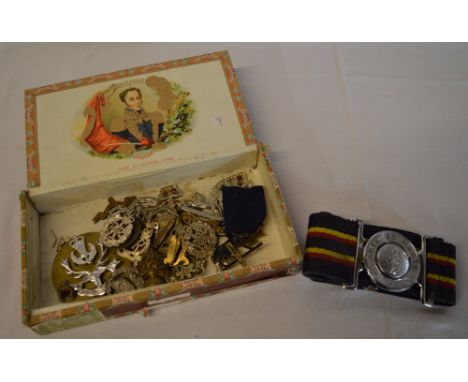 Box of various military badges, cap badges etc and a British Army stable belt marked 'Arte et Marte'
