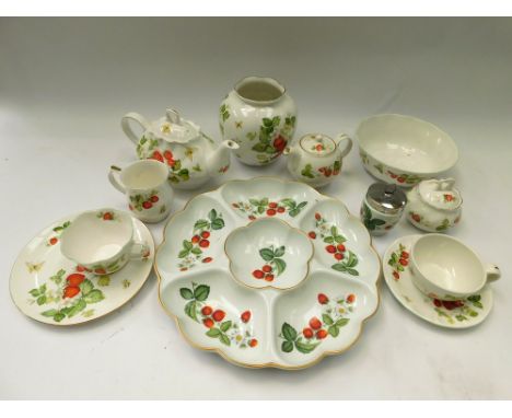 2 Queens bone china vases with tea/coffee and kitchen wares in the Virginia strawberry pattern with Royal Worcester items of 