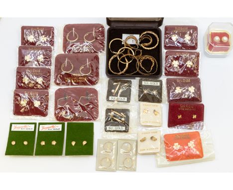 A collection of 9ct gold earrings to include five loose pairs of hoop earrings in various sizes and widths, weight approx  14