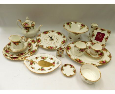 Royal Albert 'Old Country Roses' dinner/tea service to include: 12 teacups and saucers, 10 side plates, 12 dinner plates, tea