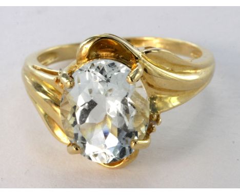 18ct Gold Gems TV Aquamarine and Diamond Ring with COA size N weight 5.0g
