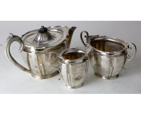 Silver three piece tea set, comprising teapot, sugar bowl &amp; milk jug, hallmarked 'R&amp;B, Sheffield 1900', silver weight