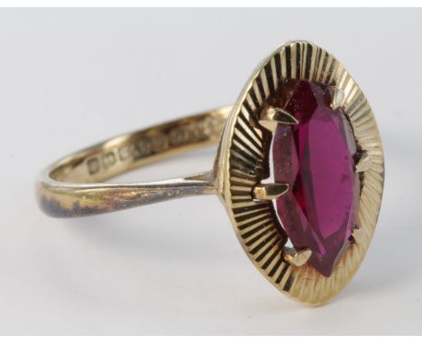 9ct Gold Garnet Ring size L weight 2.6g