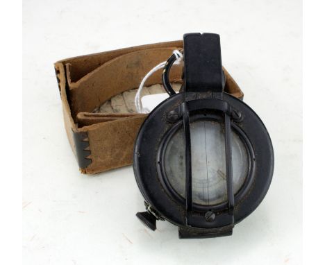 WWI compass stamped 'G.E.C., no B 322686', diameter 54mm