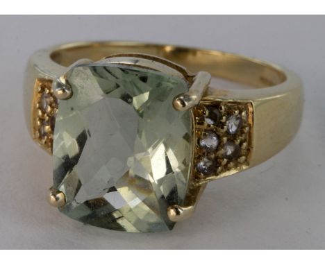 Gems TV 9ct Green Amethyst and White Topaz Ring with COA size N weight 4.9g