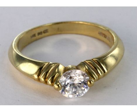 14ct Gold Solitaire CZ Ring size R weight 4.4g