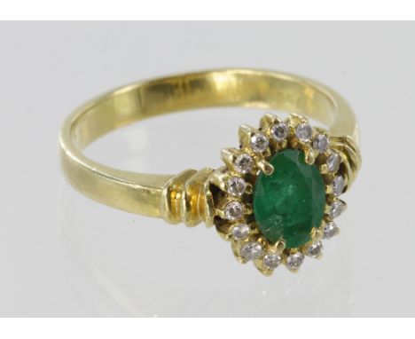 18ct diamond and emerald ring, size O, 4.3g