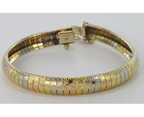 Ladies tri-colour 18ct (stamped 750) panel bracelet, approx 19cm in length , weight 26.6g