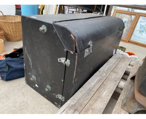 A VINTAGE LEATHER EFFECT STORAGE TRUNK 