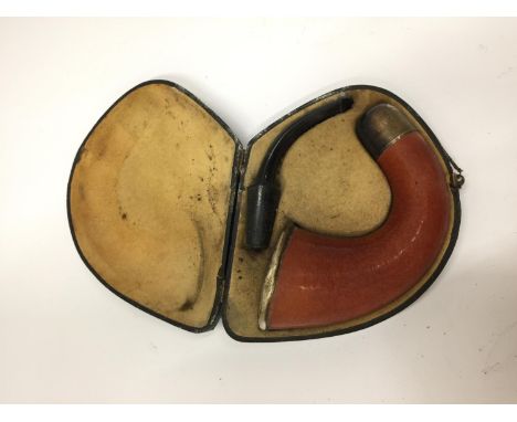 A VINTAGE CALABASH TYPE PIPE WITH HALLMARKED BIRMINGHAM SILVER BOWL RIM AND FERULE IN A PRESENTATION CASE 