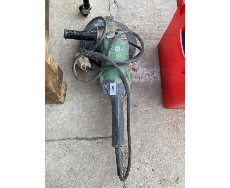 A HITATCHI 110V ANGLE GRINDER 