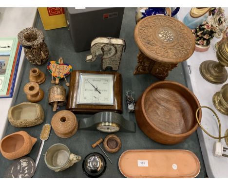 AN ECLECTIC ASSORTMENT OF ITEMS TO INCLUDE A LARGE HARDWOOD FRUIT BOWL, A VINTAGE BAROMETER, A SLATE MANTEL CLOCK AND SEVERAL