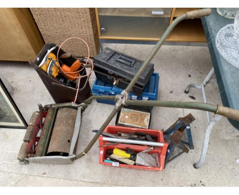 A LARGE ASSORTMENT OF TOOLS TO INCLUDE A VINTAGE LAWN MOWER, AXEL STANDS AND A DRILL ETC 