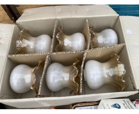 A COLLECTION OF VINTAGE AND RETRO GLASS LIGHT SHADES 