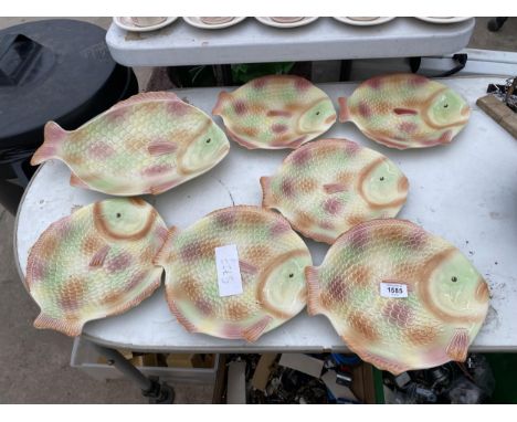 A COLLECTION OF CERAMIC SHORTER &amp;SONS FISH PLATES 