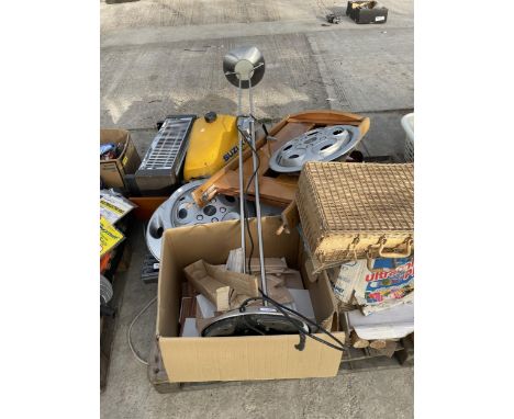 AN ASSORTMENT OF HOUSHOLD CLEARANCE ITEMS TO INCLUDE A LAMP, A FUEL TANK AND HEATERS ETC 