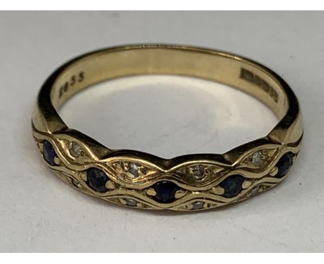 A 9 CARAT GOLD RING WITH SAPPHIRES AND DIAMONDS SIZE O/P 