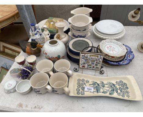AN ASSORTMENT OF CERAMIC WARE TO INCLUDE KILN KRAFT RAMEKINS, VASES AND PLATES ETC 