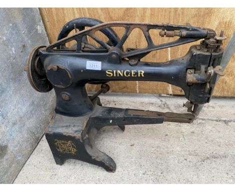 A VINTAGE INDUSTRIAL SINGER SEWING MACHINE 