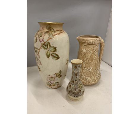 THREE PIECES OF CERAMIC WARE TO INCLUDE TWO VASES AND A JUG 