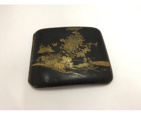 A VINTAGE JAPANESE ENAMEL CIGARETTE CASE WITH GILT PAINTING 
