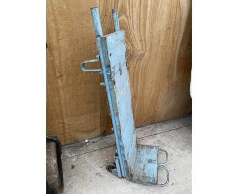 A VINTAGE METAL AND WOODEN BOARDED SACK TRUCK 